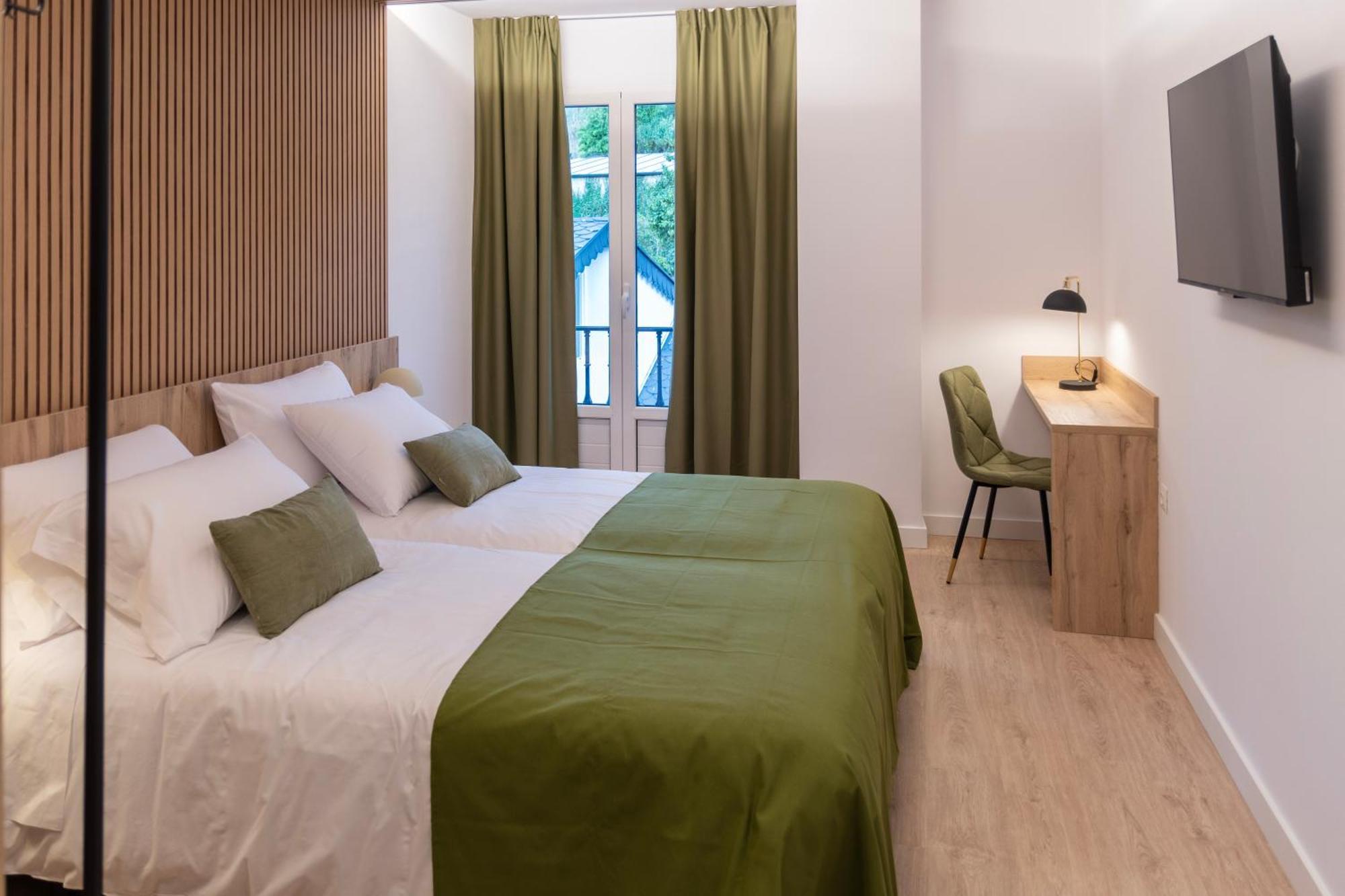 Hotel & Restaurante El Casino Villafranca del Bierzo Kültér fotó