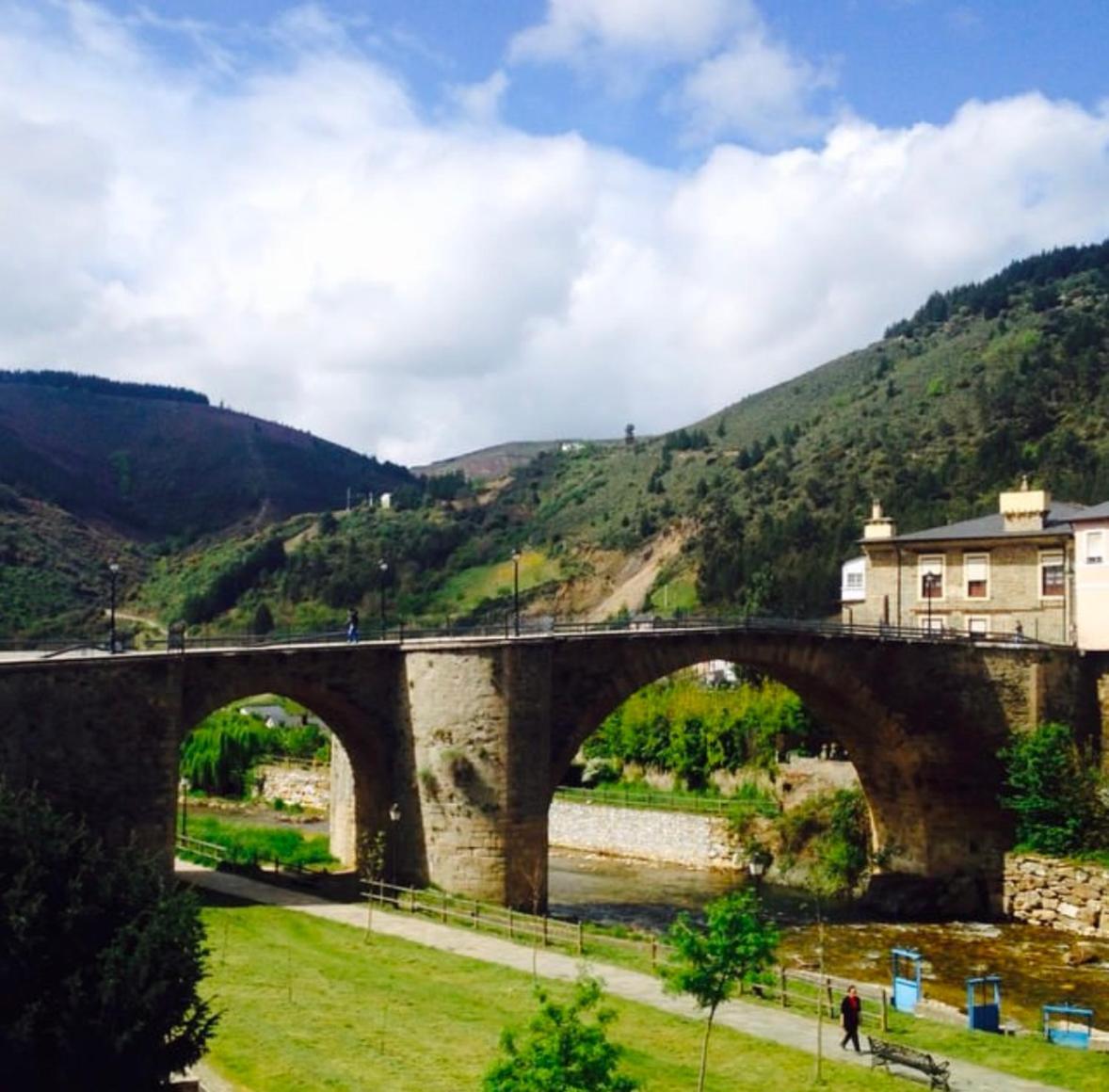 Hotel & Restaurante El Casino Villafranca del Bierzo Kültér fotó